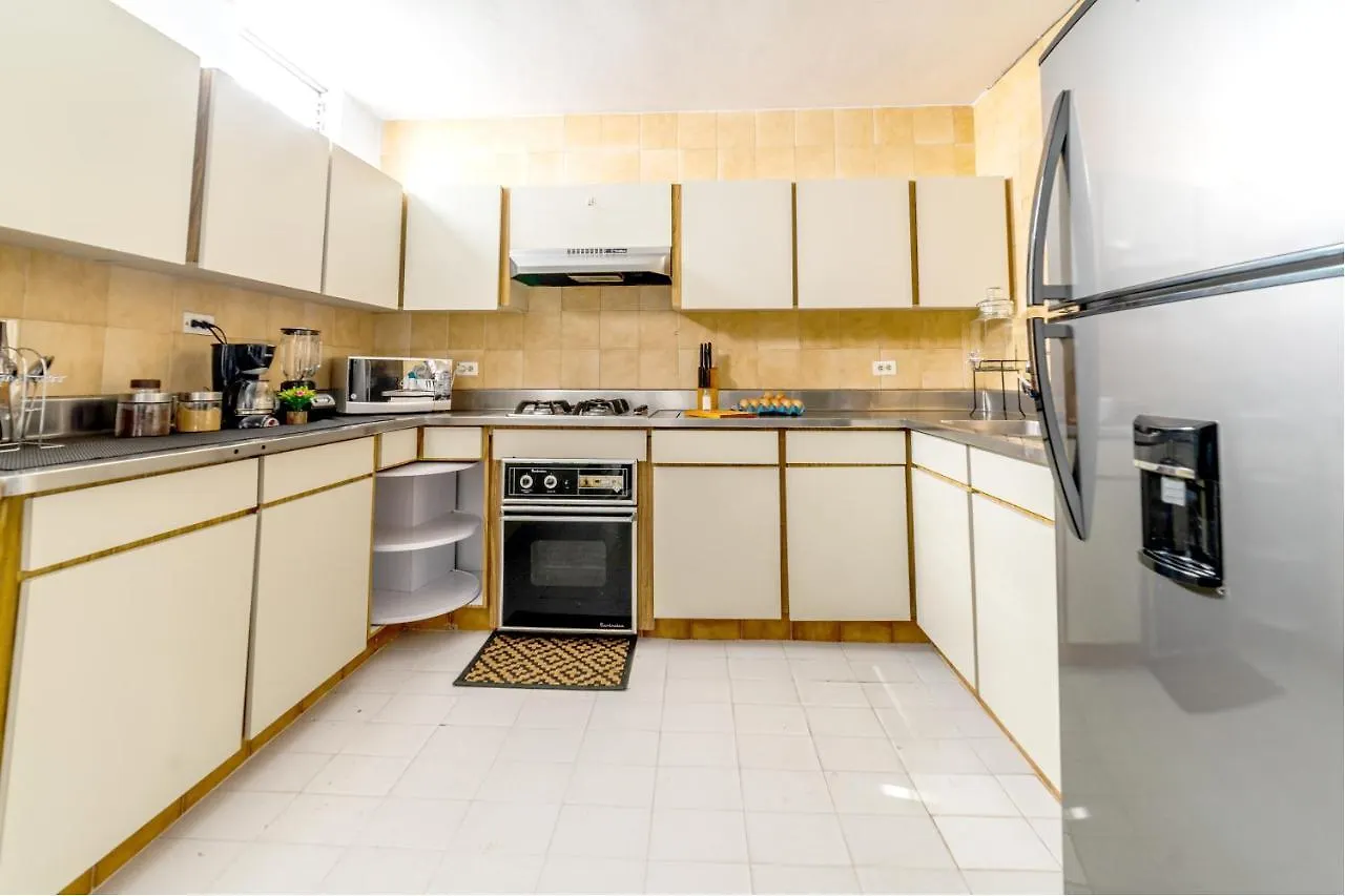 مبيت وإفطار ميديلين Conomad House فندق مبيت وإفطار