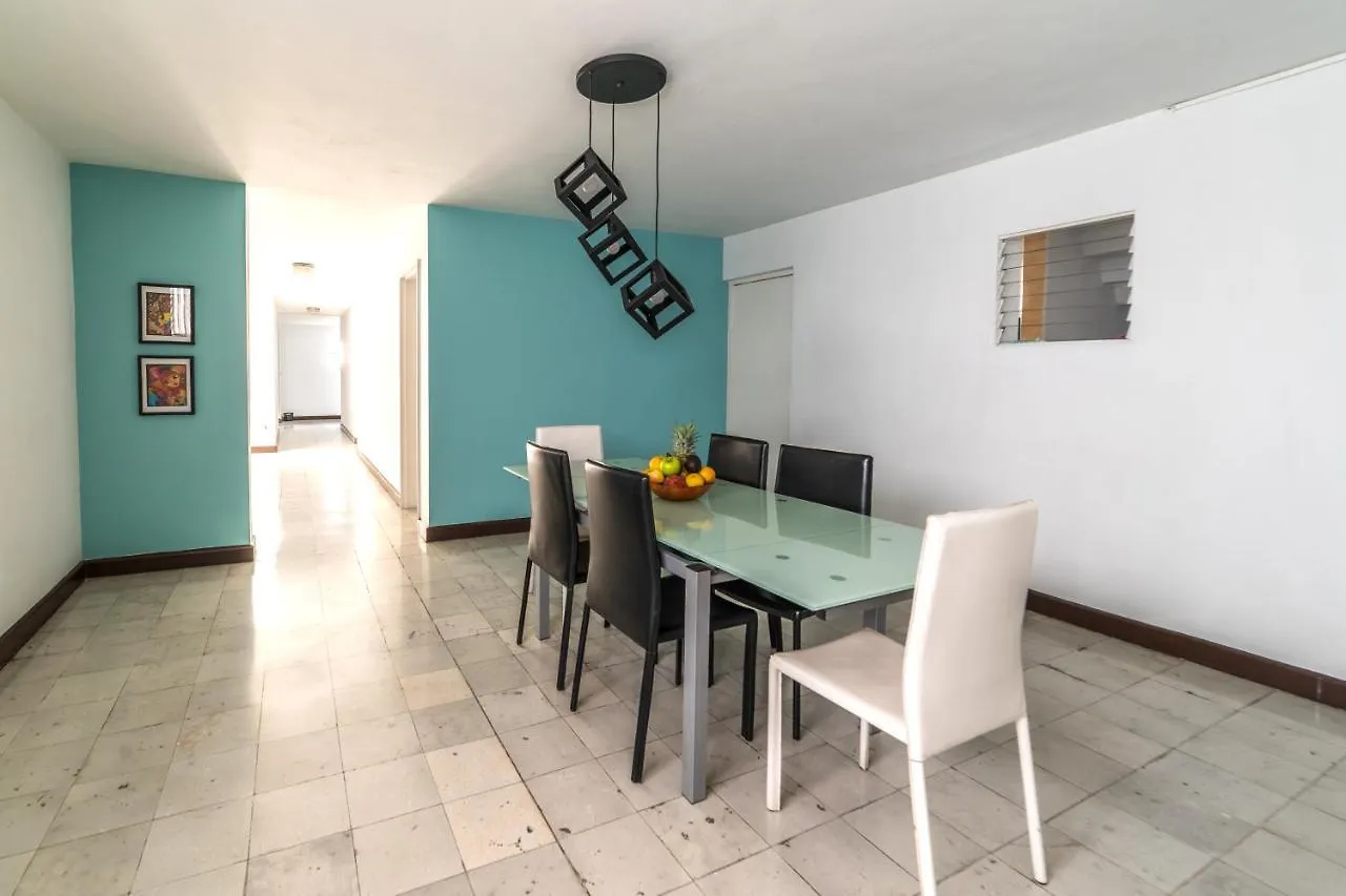 مبيت وإفطار ميديلين Conomad House