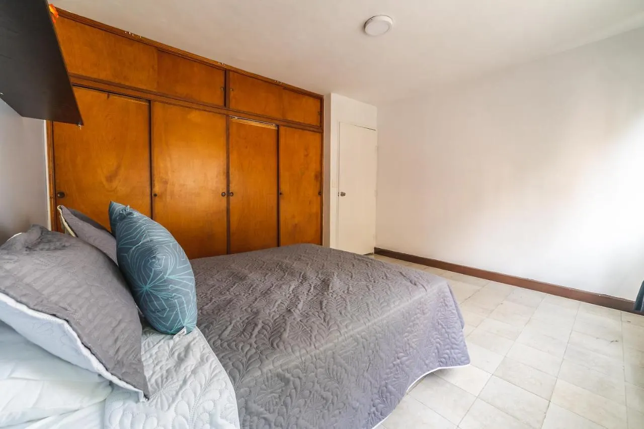 مبيت وإفطار ميديلين Conomad House فندق مبيت وإفطار